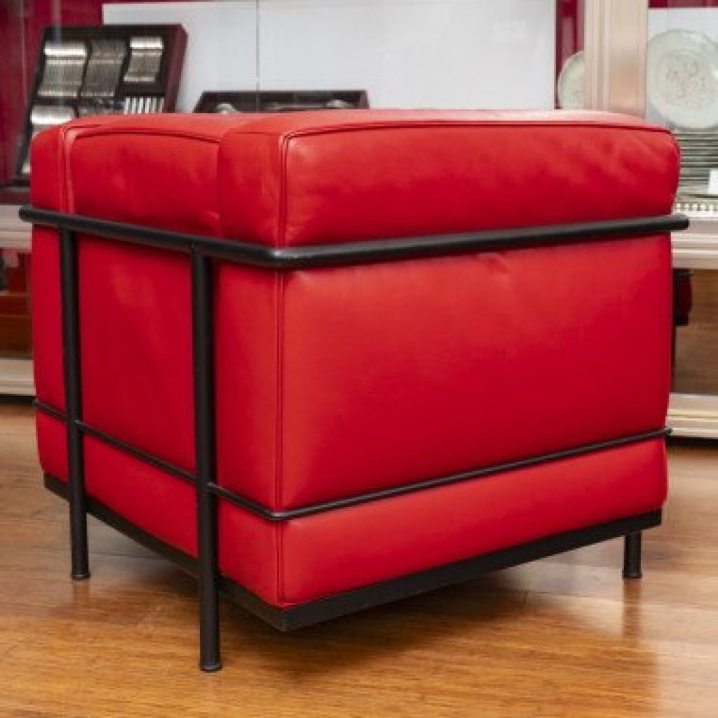 LC2, fauteuil — Le Corbusier, Pierre Jeanneret & Charlotte Perriand, création 1928, édition Cassina 5 LC2, fauteuil — Le Corbusier, Pierre Jeanneret & Charlotte Perriand, création 1928, édition Cassina 5