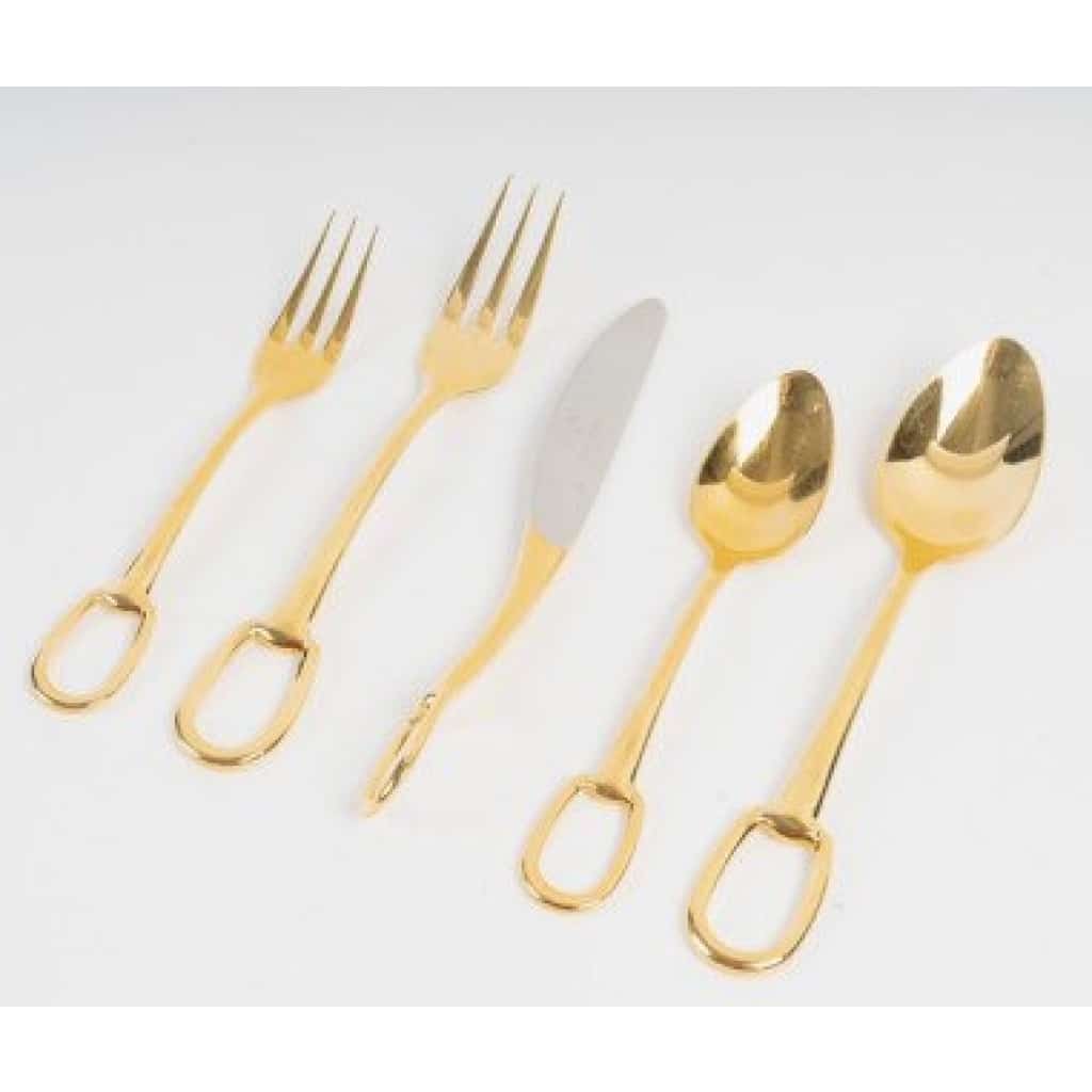 Hermes ‘Grand Attelage’ Service à dessert métal plaqué or 25 pièces 8 Hermes ‘Grand Attelage’ Service à dessert métal plaqué or 25 pièces 8