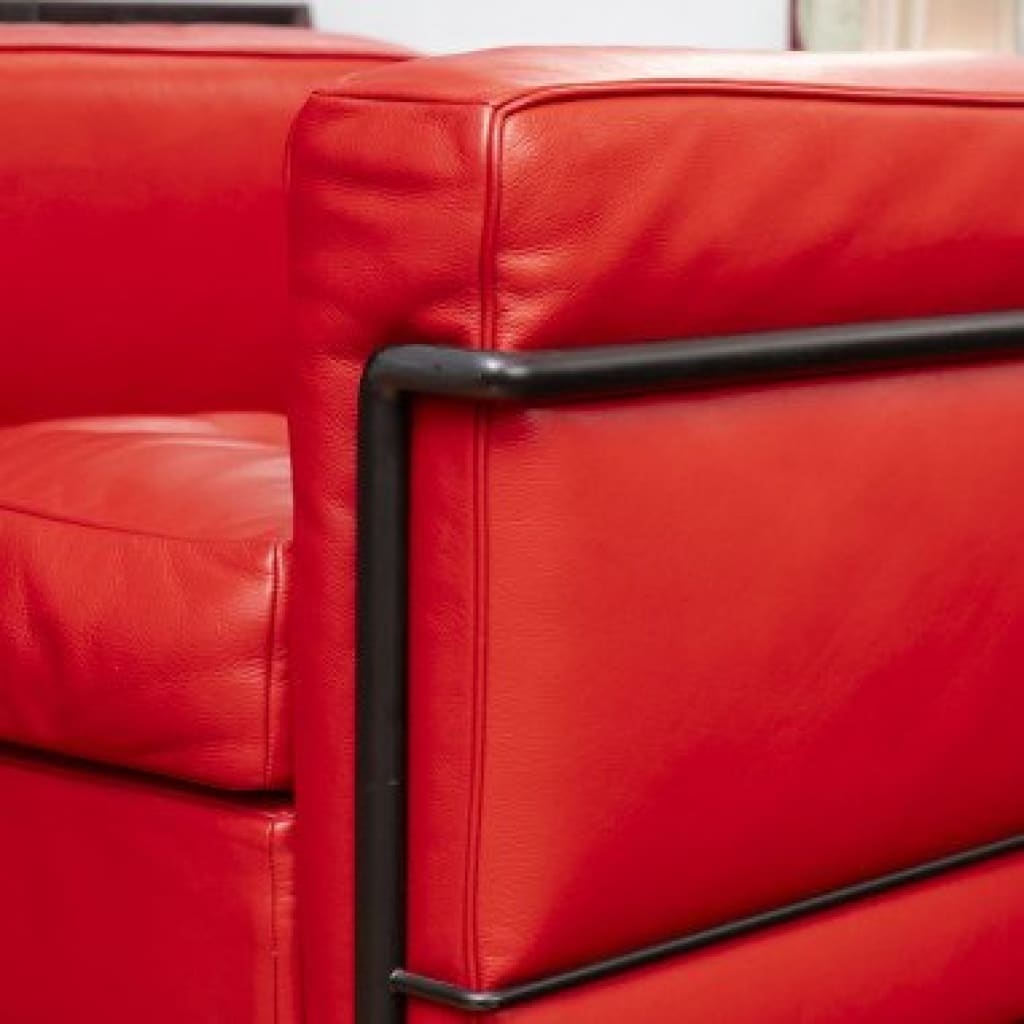 LC2, fauteuil — Le Corbusier, Pierre Jeanneret & Charlotte Perriand, création 1928, édition Cassina 9 LC2, fauteuil — Le Corbusier, Pierre Jeanneret & Charlotte Perriand, création 1928, édition Cassina 9