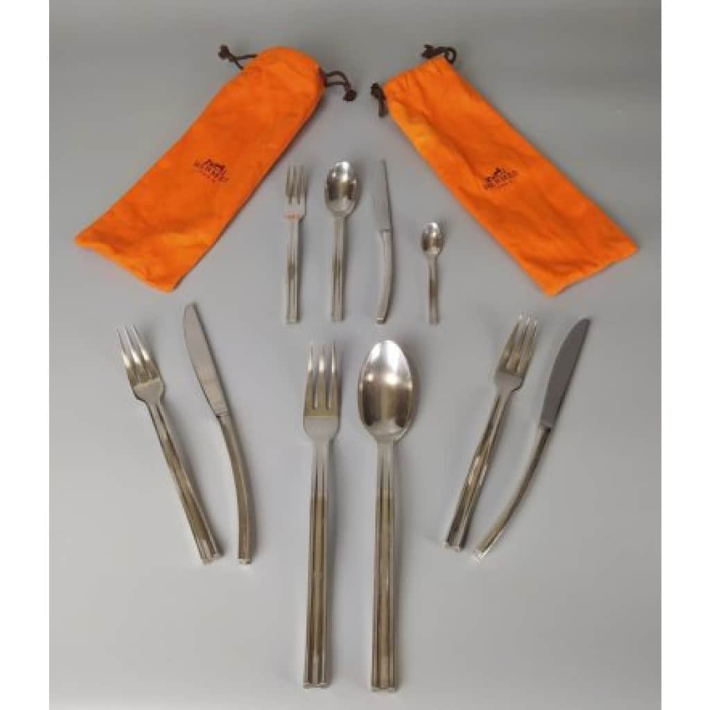 HERMÈS PARIS — Ménagère modèle « Ondes », 98 pièces dans ses coffrets 2 HERMÈS PARIS — Ménagère modèle « Ondes », 98 pièces dans ses coffrets 2