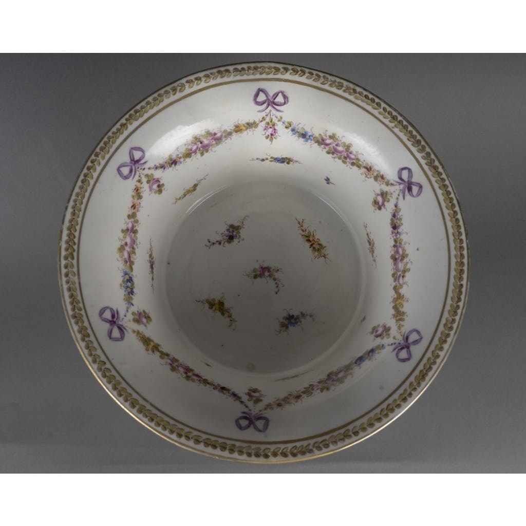 Jardinière en porcelaine et bronze doré – Style Louis XVI, époque XIXᵉ siècle 5