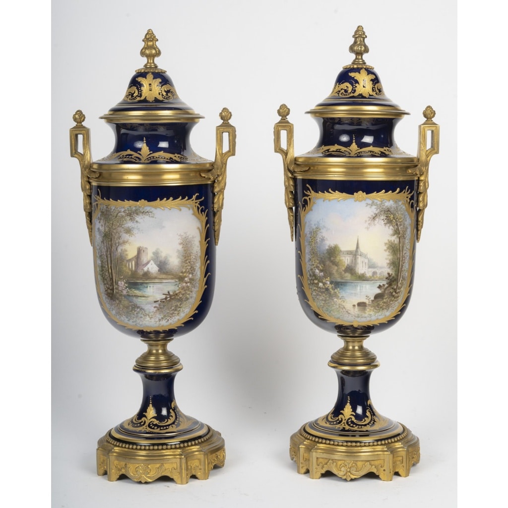 Paire de vases couverts en porcelaine et bronze doré – XIXᵉ siècle, style Napoléon III 7