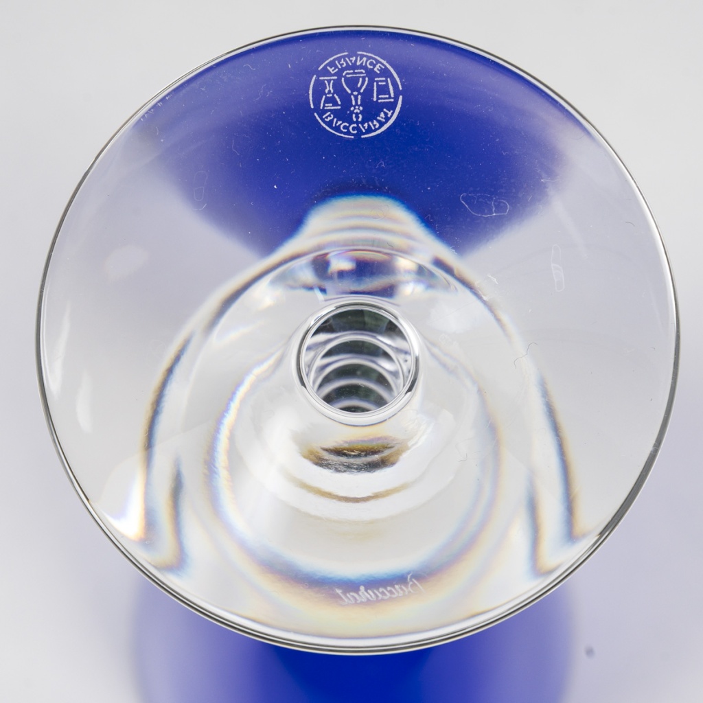 Cristallerie de Baccarat modèle Véga, 8 verres à vin de couleur bleu 7 Cristallerie de Baccarat modèle Véga, 8 verres à vin de couleur bleu 7