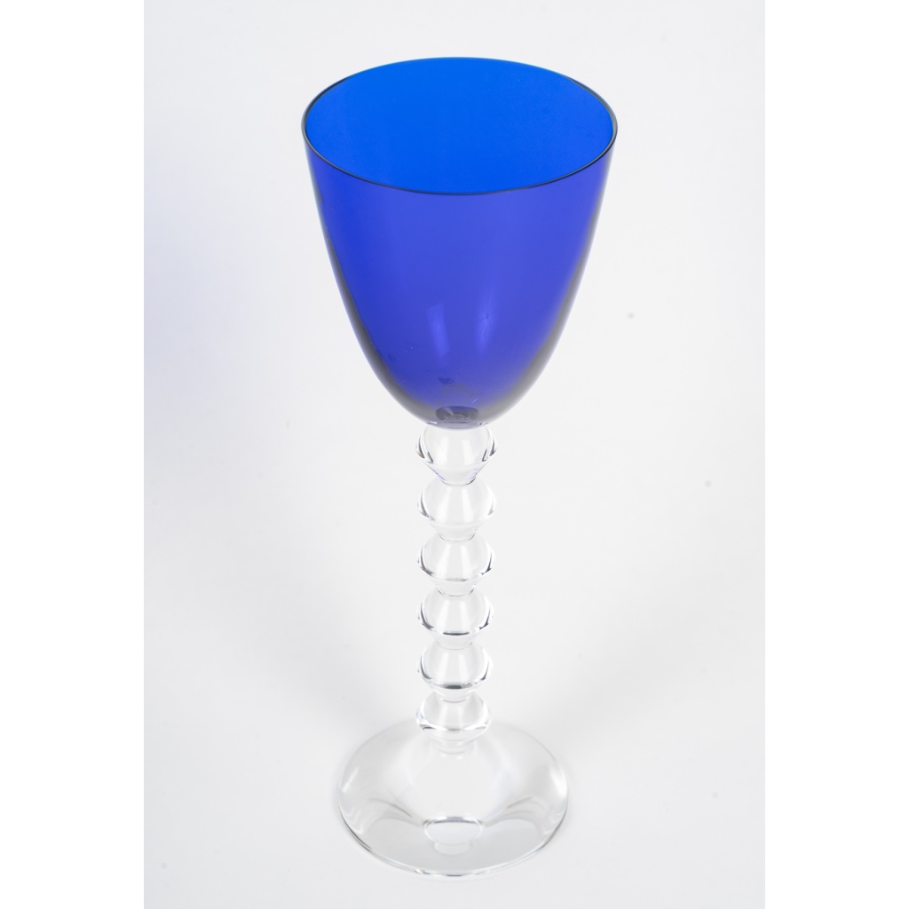 Cristallerie de Baccarat modèle Véga, 8 verres à vin de couleur bleu 3 Cristallerie de Baccarat modèle Véga, 8 verres à vin de couleur bleu 3