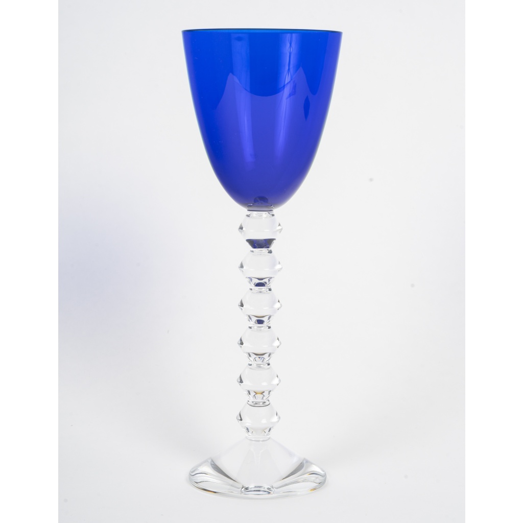 Cristallerie de Baccarat modèle Véga, 8 verres à vin de couleur bleu 4 Cristallerie de Baccarat modèle Véga, 8 verres à vin de couleur bleu 4