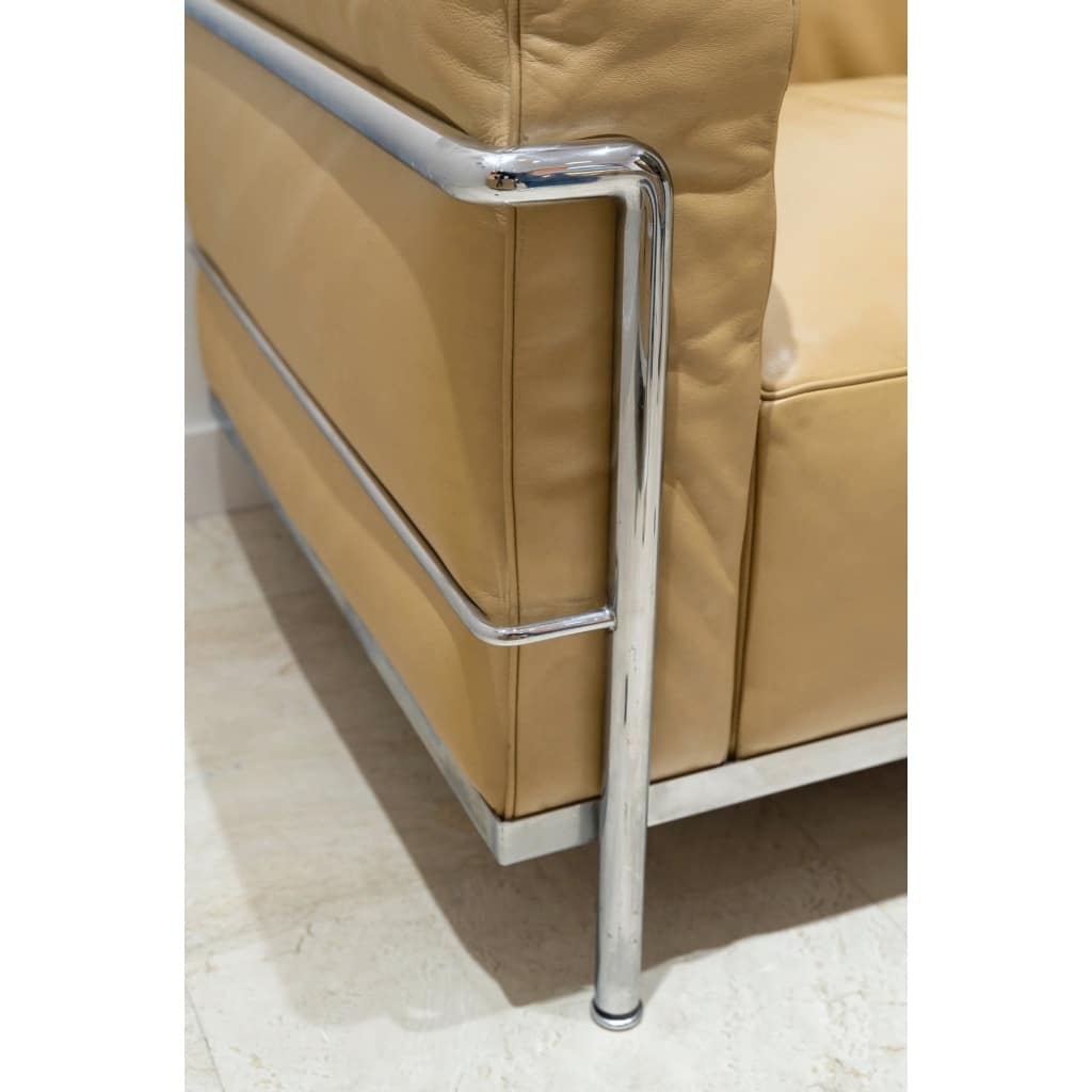 Canapé LC3 cuir gold de Le Corbusier & Cassina 6