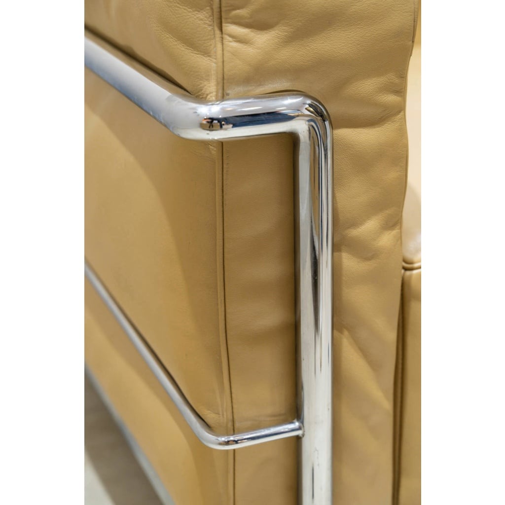 Canapé LC3 cuir gold de Le Corbusier & Cassina 7