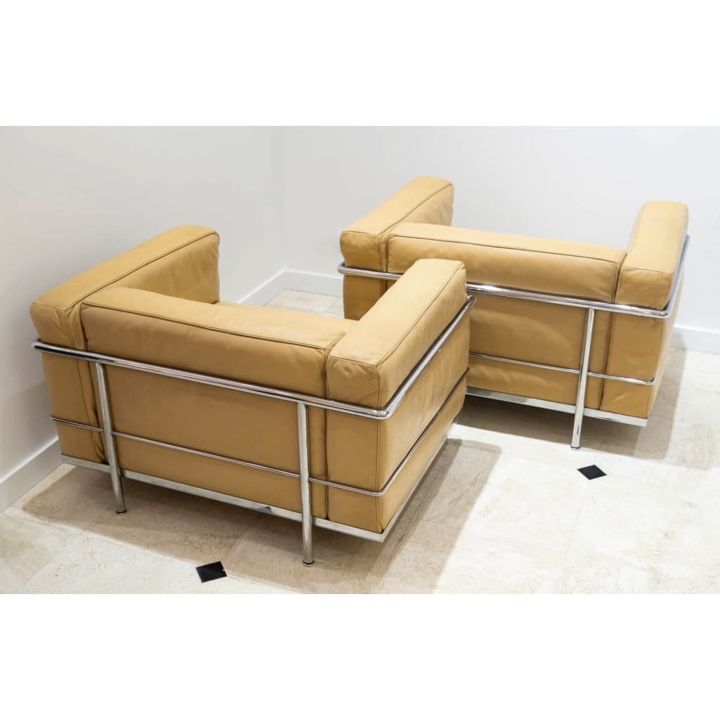 Fauteuil LC3 cuir gold de Le Corbusier & Cassina 4