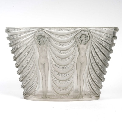 Vase « Terpsichore » verre blanc patiné bleu de René LALIQUE
