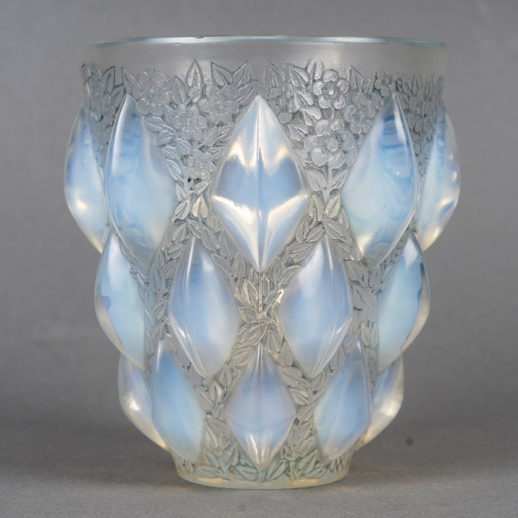 Vase « Rampillon » verre opalescent patiné bleu de René LALIQUE 2