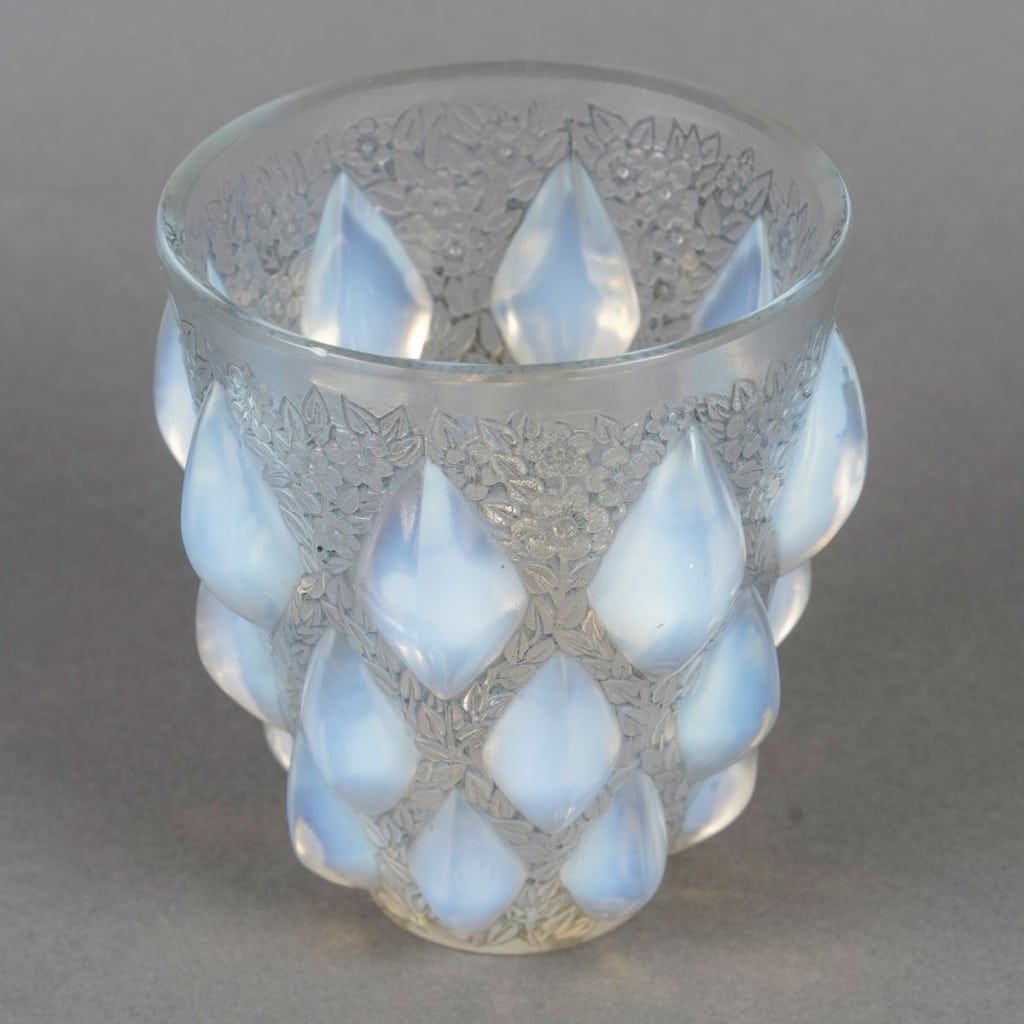 Vase « Rampillon » verre opalescent patiné bleu de René LALIQUE 4