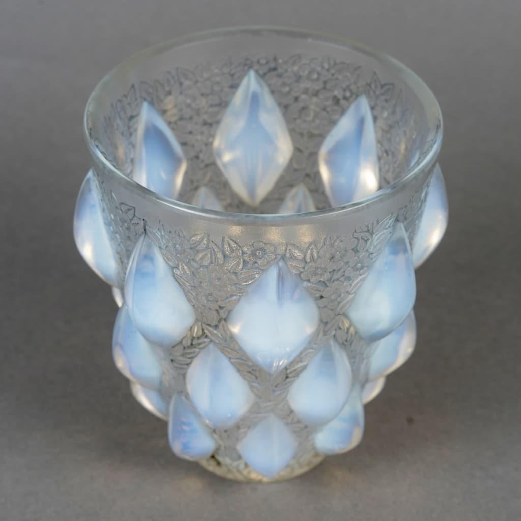 Vase « Rampillon » verre opalescent patiné bleu de René LALIQUE 5