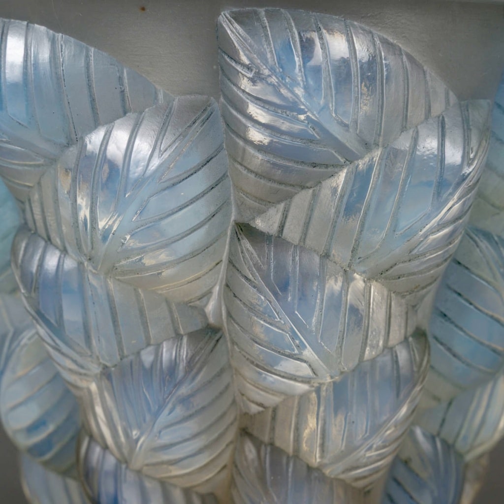 Vase « Moissac » verre opalescent patiné bleu de René LALIQUE 6