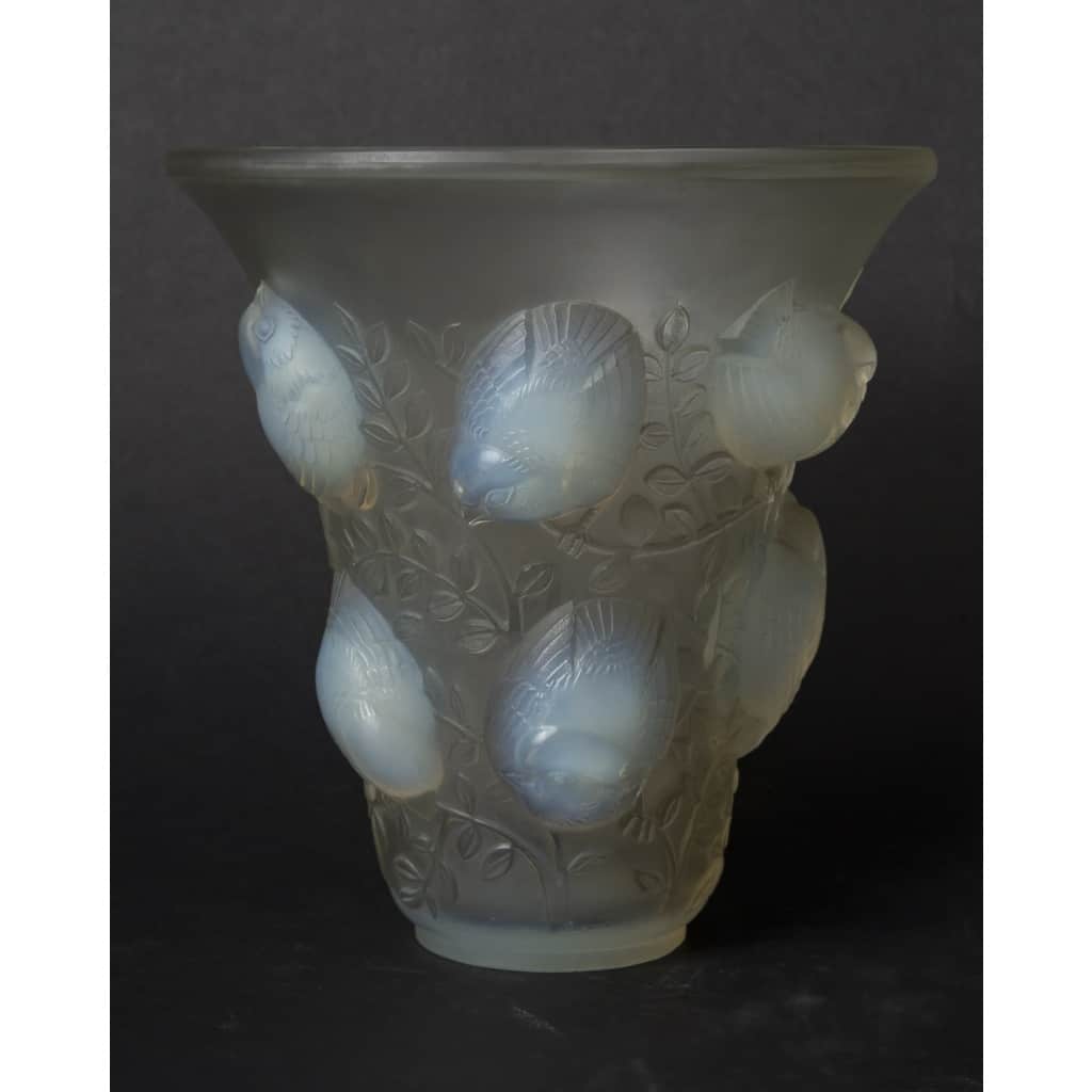 RENE LALIQUE – Vase “ Saint François” en verre – Circa 1930 3 RENE LALIQUE – Vase “ Saint François” en verre – Circa 1930 3
