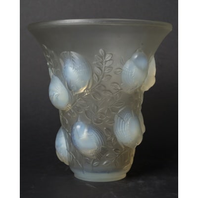 RENE LALIQUE – Vase “ Saint François” en verre – Circa 1930 RENE LALIQUE – Vase “ Saint François” en verre – Circa 1930