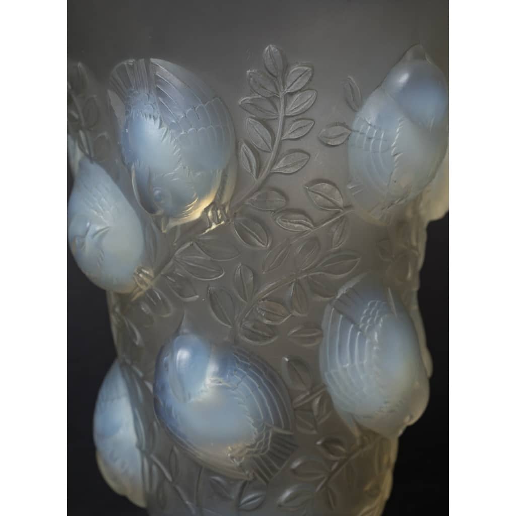 RENE LALIQUE – Vase “ Saint François” en verre – Circa 1930 6 RENE LALIQUE – Vase “ Saint François” en verre – Circa 1930 6