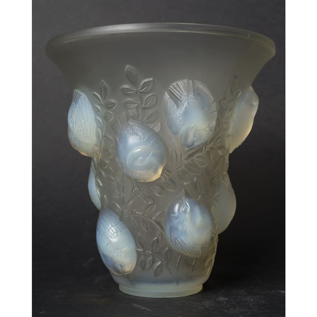 RENE LALIQUE – Vase “ Saint François” en verre – Circa 1930 7 RENE LALIQUE – Vase “ Saint François” en verre – Circa 1930 7