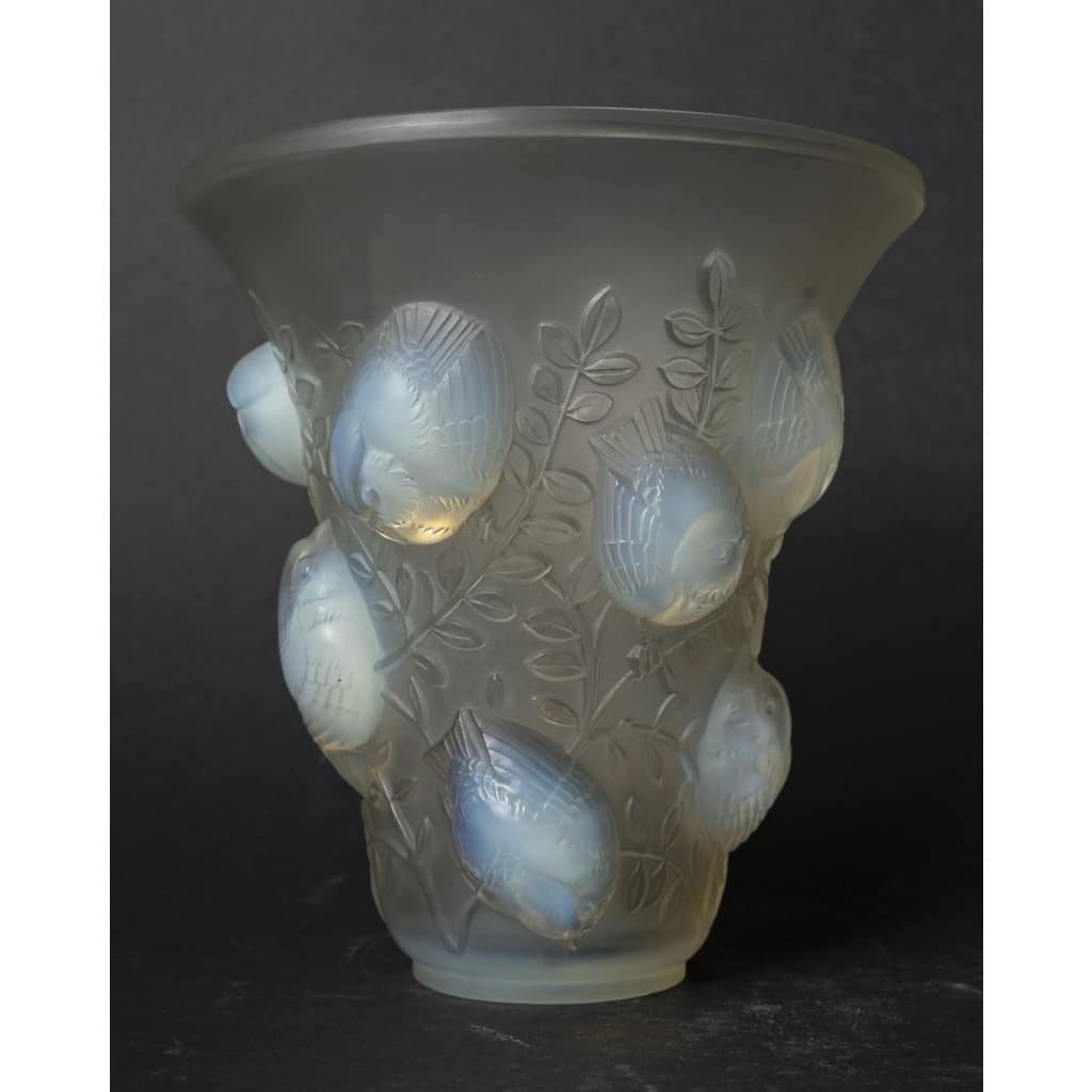 RENE LALIQUE – Vase “ Saint François” en verre – Circa 1930 8 RENE LALIQUE – Vase “ Saint François” en verre – Circa 1930 8