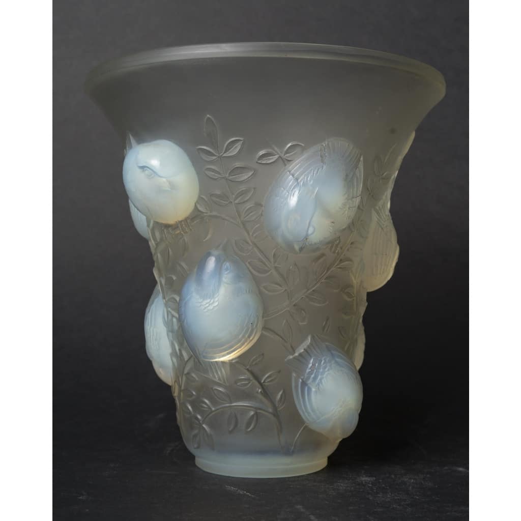 RENE LALIQUE – Vase “ Saint François” en verre – Circa 1930 9 RENE LALIQUE – Vase “ Saint François” en verre – Circa 1930 9