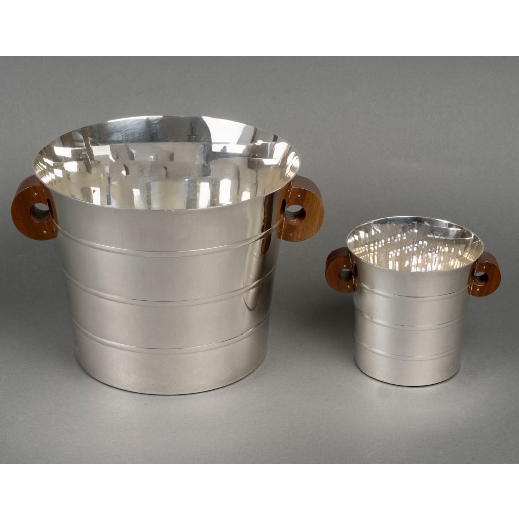 Seau à Champagne et à Glaçons « Epsilon » argent massif et noyer de Jean E. PUIFORCAT 2 Seau à Champagne et à Glaçons « Epsilon » argent massif et noyer de Jean E. PUIFORCAT 2