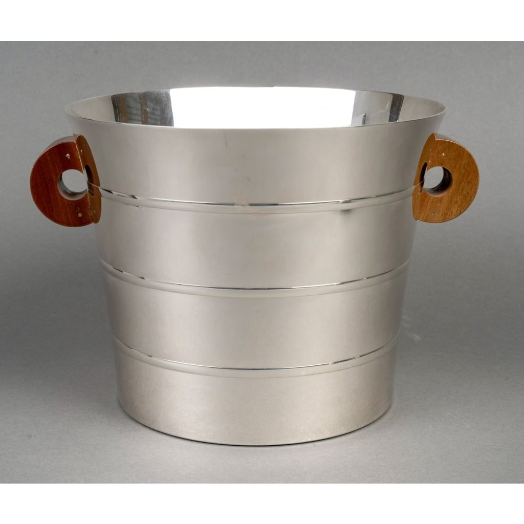 Seau à Champagne et à Glaçons « Epsilon » argent massif et noyer de Jean E. PUIFORCAT 4 Seau à Champagne et à Glaçons « Epsilon » argent massif et noyer de Jean E. PUIFORCAT 4