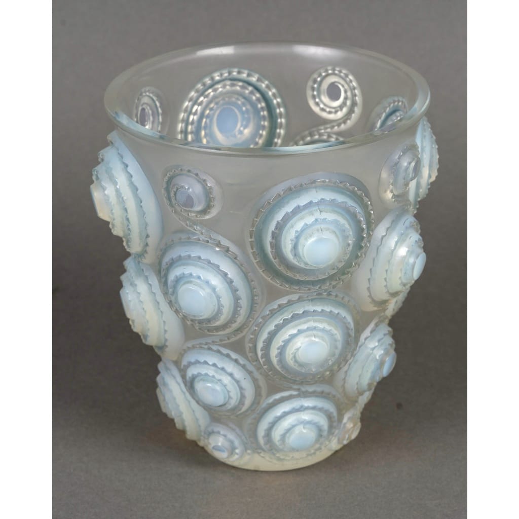 Vase « Spirales » verre opalescent de René LALIQUE 3