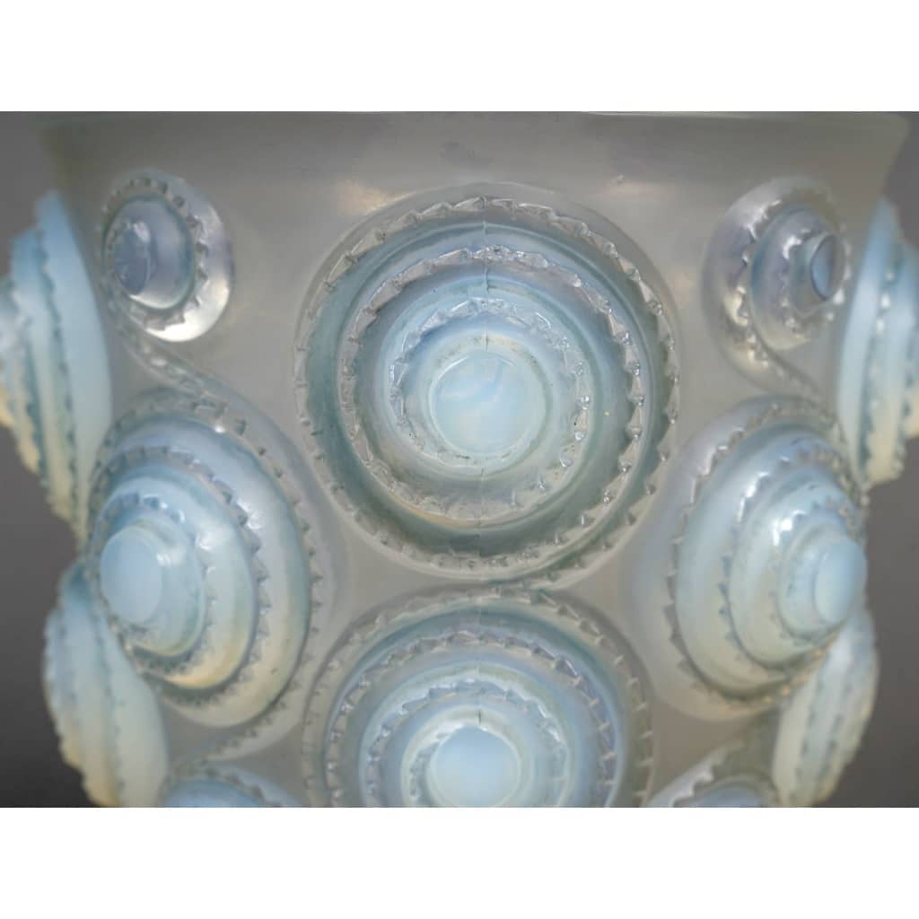 Vase « Spirales » verre opalescent de René LALIQUE 5