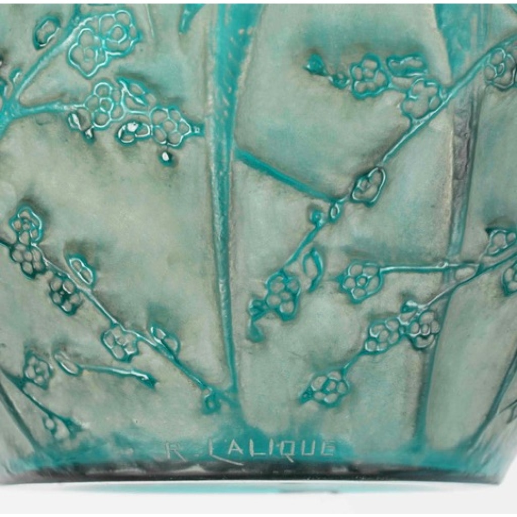 1919 René Lalique – Vase Perruches teinté vert 5 1919 René Lalique – Vase Perruches teinté vert 5