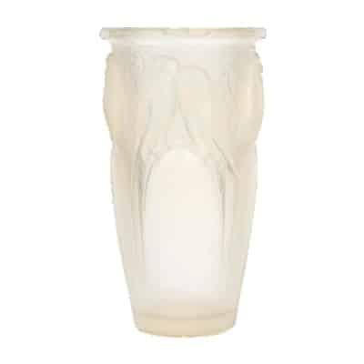 René Lalique-1924 – Vase « Ceylan » Opalescent. René Lalique-1924 – Vase « Ceylan » Opalescent.