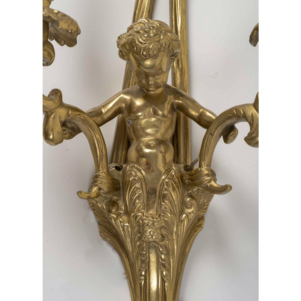 Suite de quatre appliques aux Putti de style Transition en bronze ciselé et doré, vers 1880 6 Suite de quatre appliques aux Putti de style Transition en bronze ciselé et doré, vers 1880 6