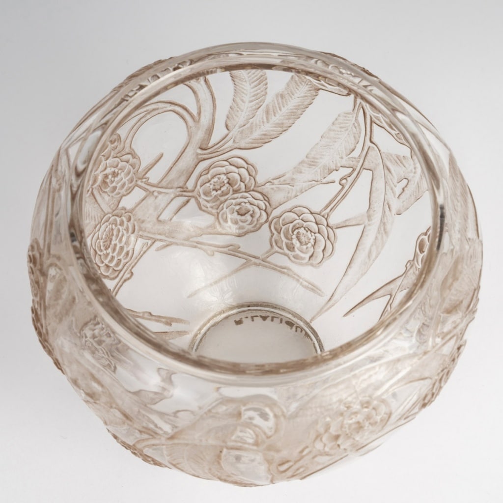 Vase « Néfliers » verre blanc patiné sépia de René LALIQUE 5
