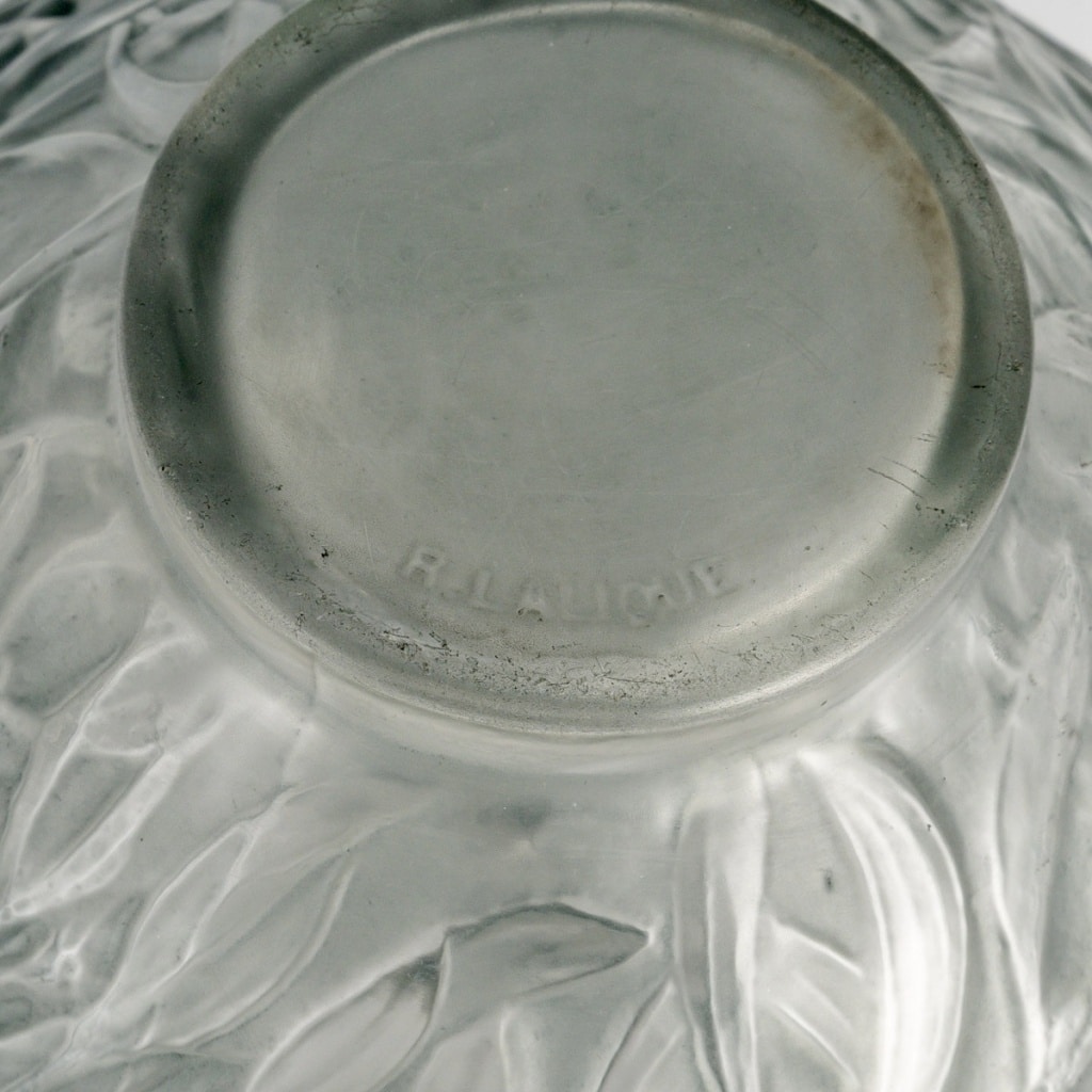 Vase « Gui » verre blanc patiné bleu de René LALIQUE 8 Vase « Gui » verre blanc patiné bleu de René LALIQUE 8