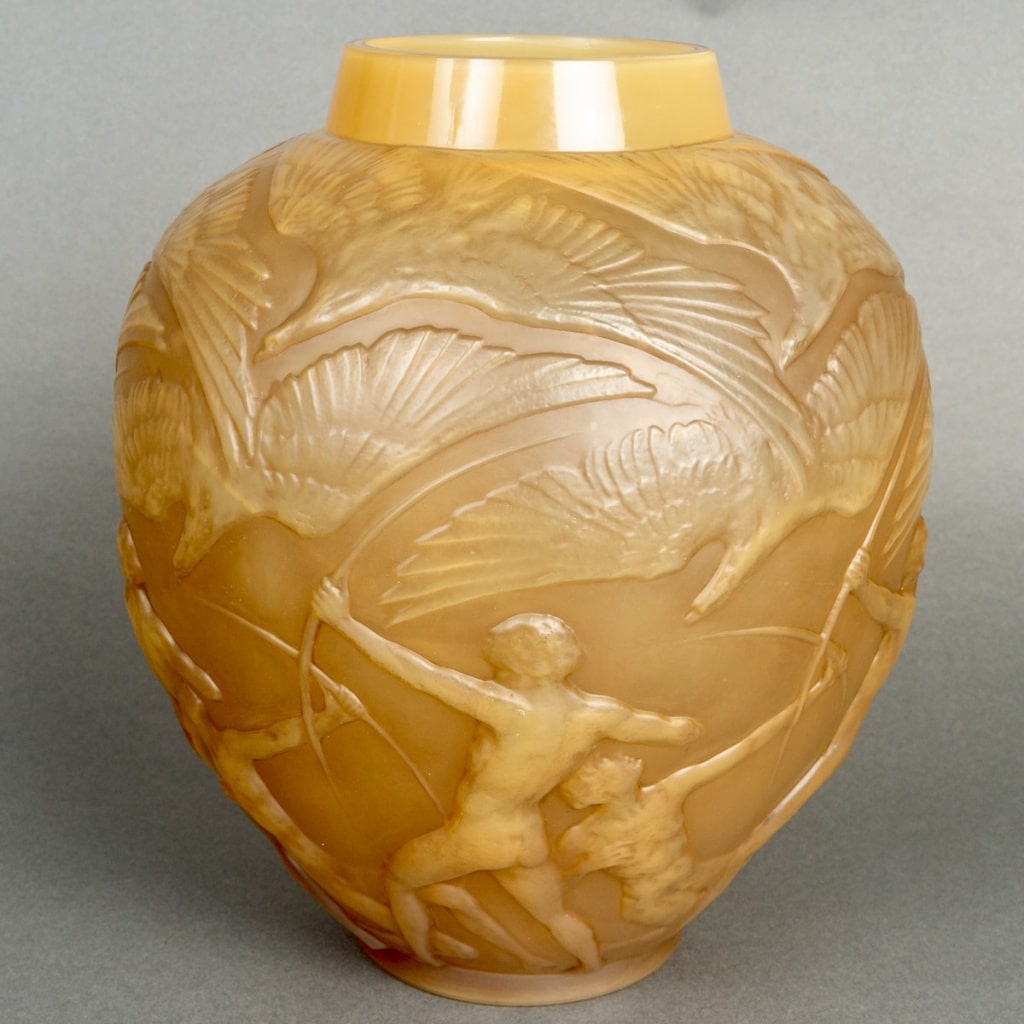 Vase « Archers » verre butterscotch patiné sépia de René LALIQUE 4