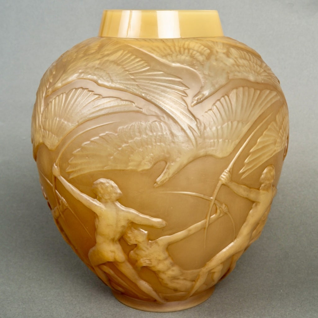 Vase « Archers » verre butterscotch patiné sépia de René LALIQUE 5