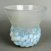 Vase « Cerises » verre opalescent patiné bleu de René LALIQUE 9