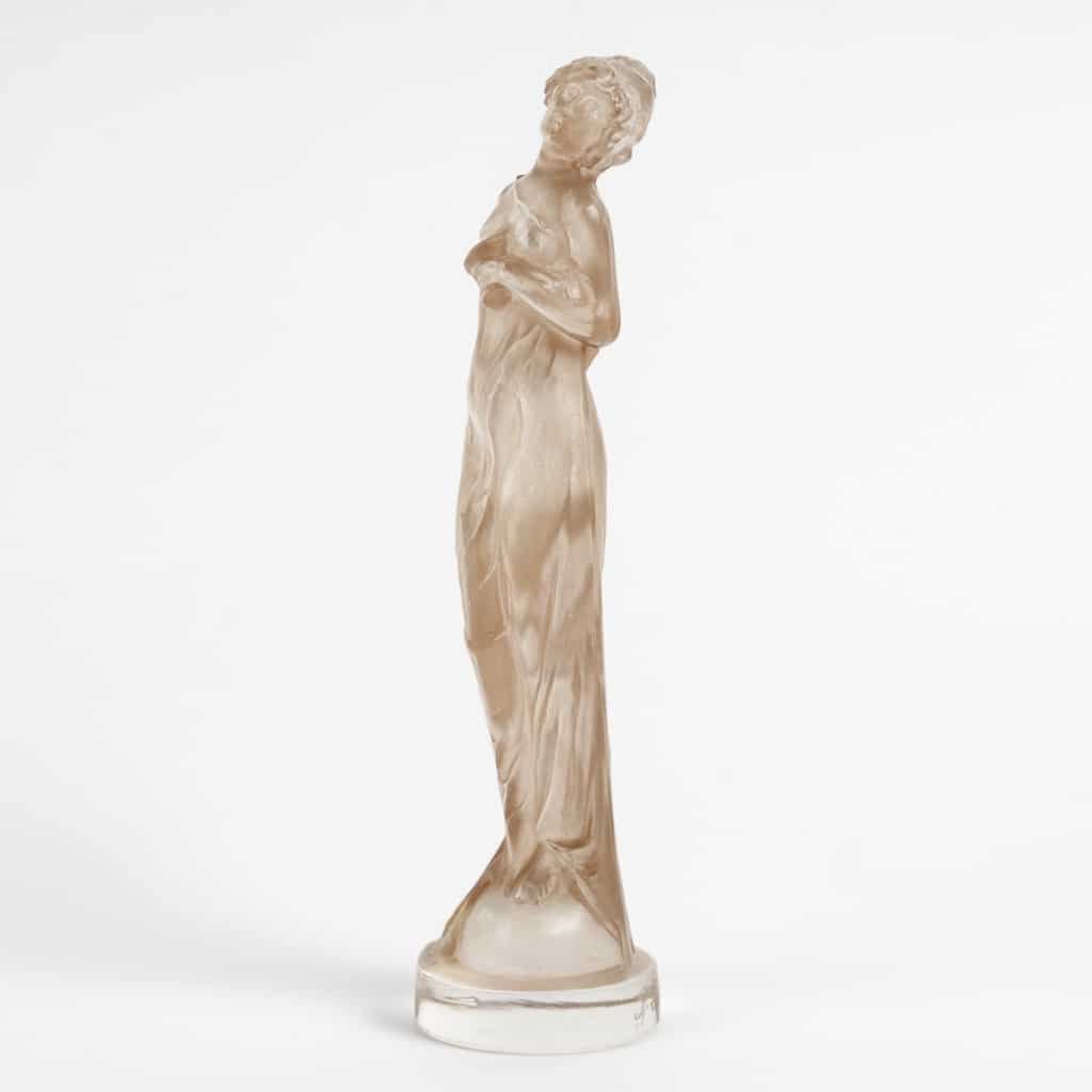 Statuette « Moyenne Voilée » verre blanc patiné sépia de René LALIQUE 3