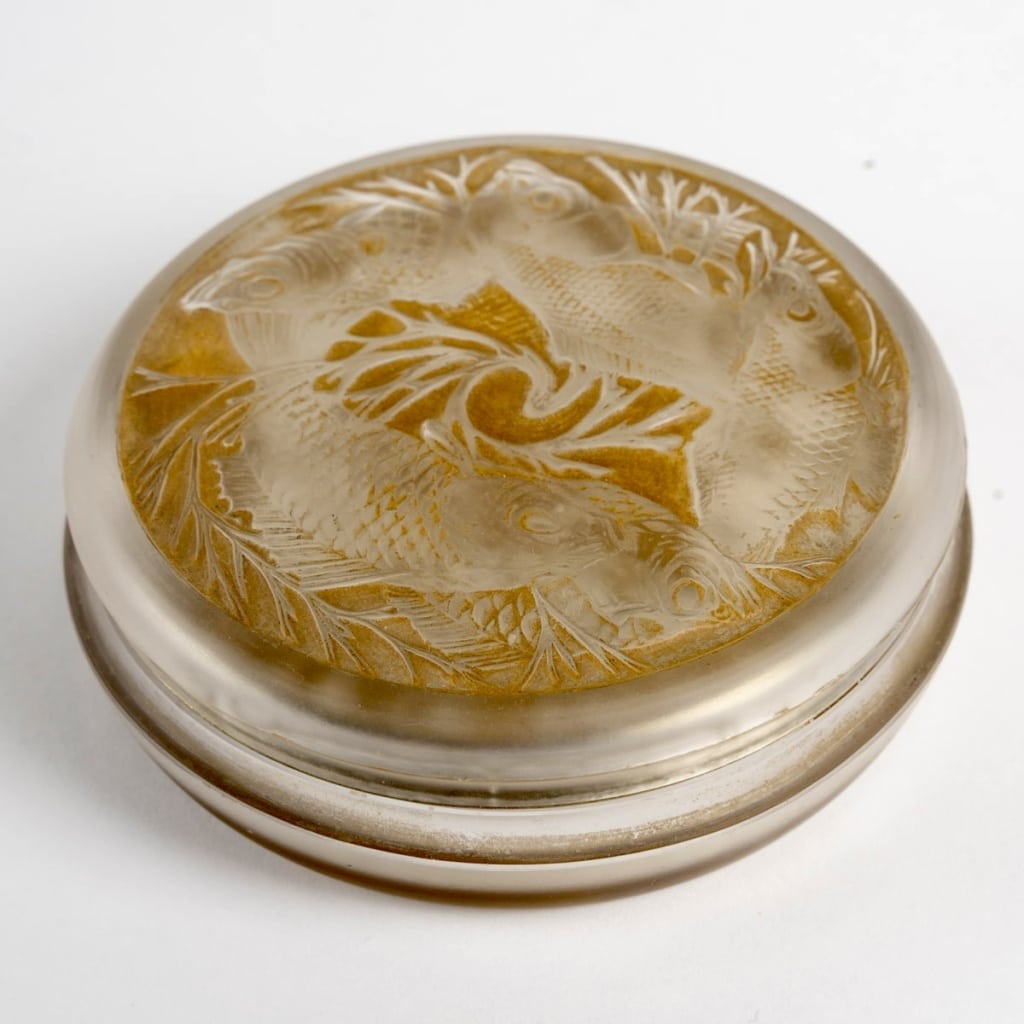 Boîte « Poissons » verre blanc patiné sépia de René LALIQUE 2