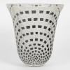 Vase « Damiers » verre blanc émaillé noir de René LALIQUE 10