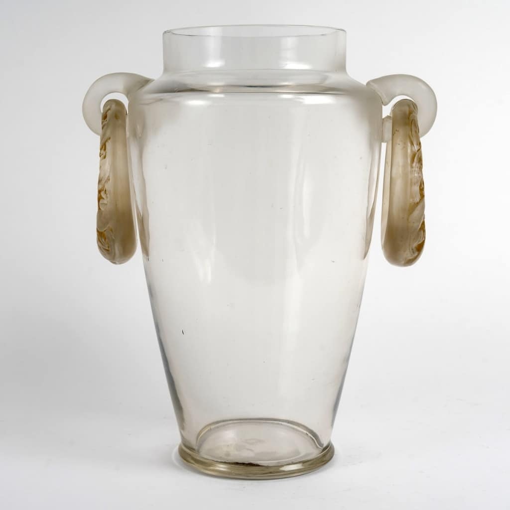 Vase « Deux Anneaux Lézards » verre blanc patiné sépia de René LALIQUE 3