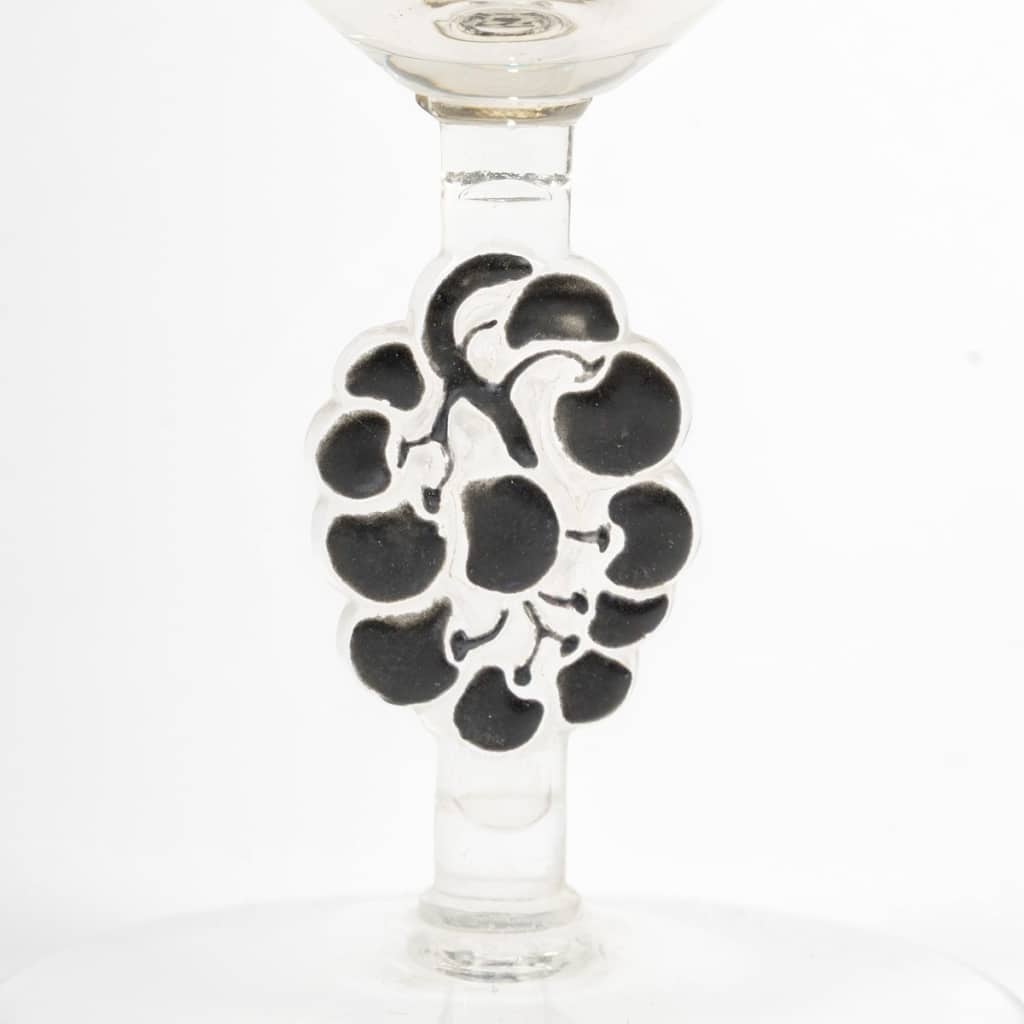 Suite de 6 Coupes à Champagne « Thionville » verre blanc émaillé noir de René LALIQUE 4