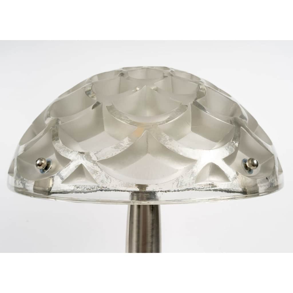 Lampe « Rinceaux » verre blanc et bronze nickelé de René LALIQUE 5 Lampe « Rinceaux » verre blanc et bronze nickelé de René LALIQUE 5