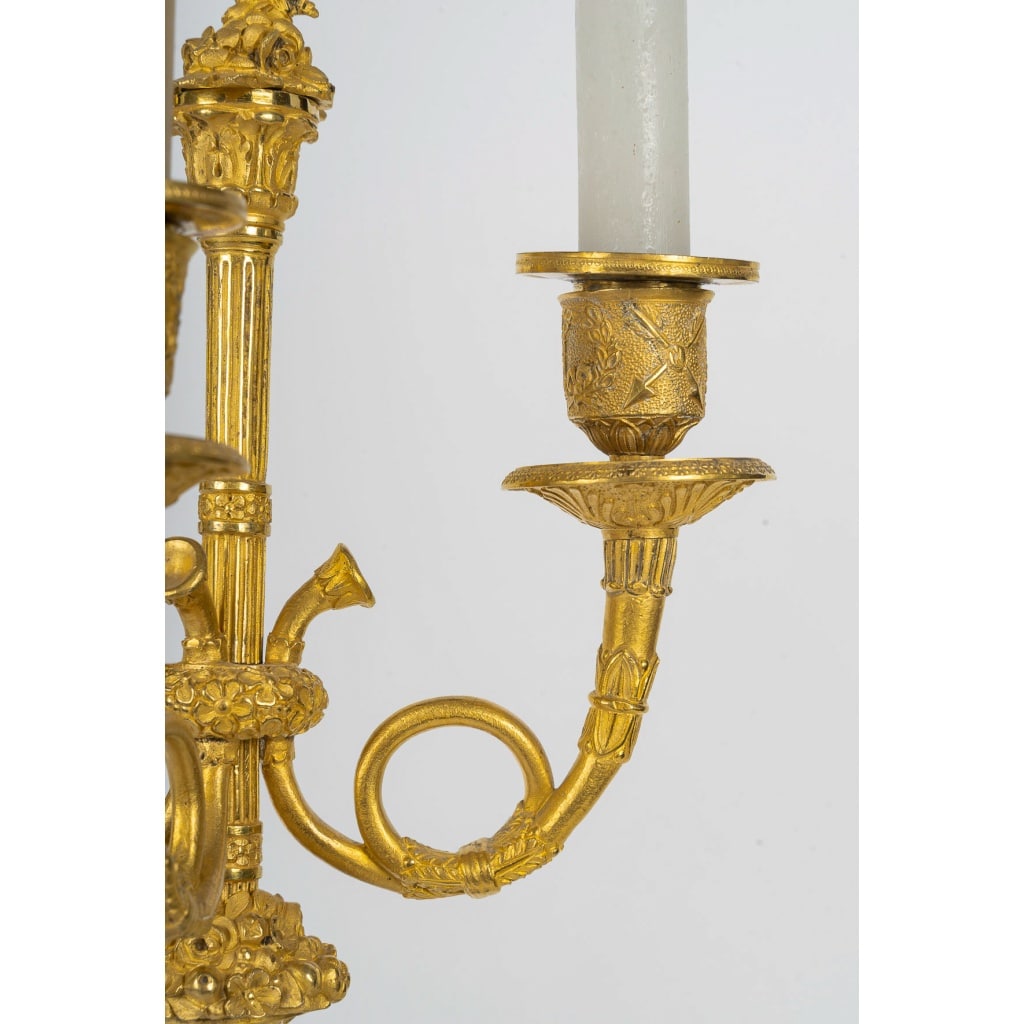 Paire de candélabres en bronze à décor de figures antiques, époque Empire vers 1805-1810 6