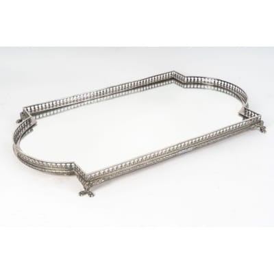 Surtout de table en bronze argenté.