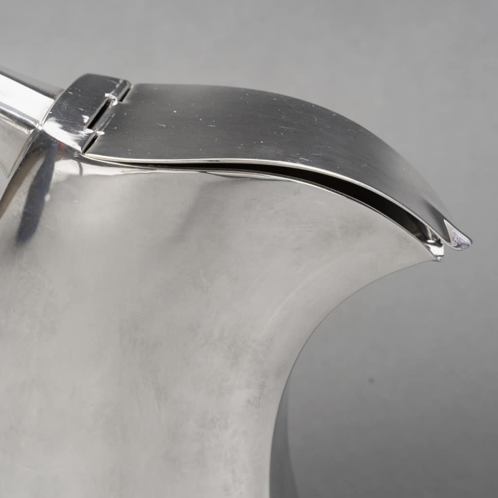 Pierre Cardin – Verseuse couverte en argent massif – Circa 1970 11 Pierre Cardin – Verseuse couverte en argent massif – Circa 1970 11