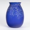 Vase « Borromée » verre bleu cobalt patiné blanc de René LALIQUE 7 Vase « Borromée » verre bleu cobalt patiné blanc de René LALIQUE 7