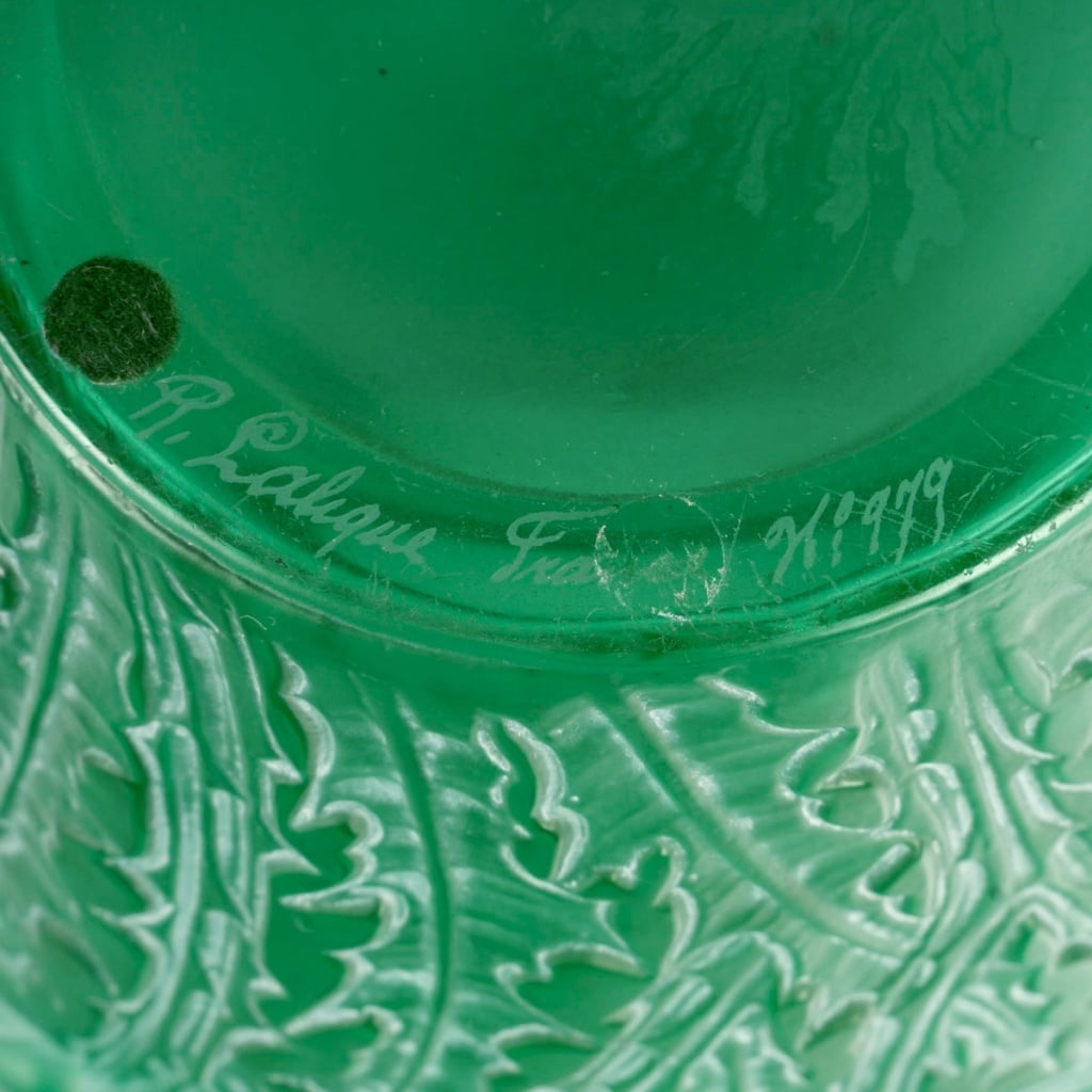 Vase « Domrémy » verre vert émeraude patiné blanc de René LALIQUE 8
