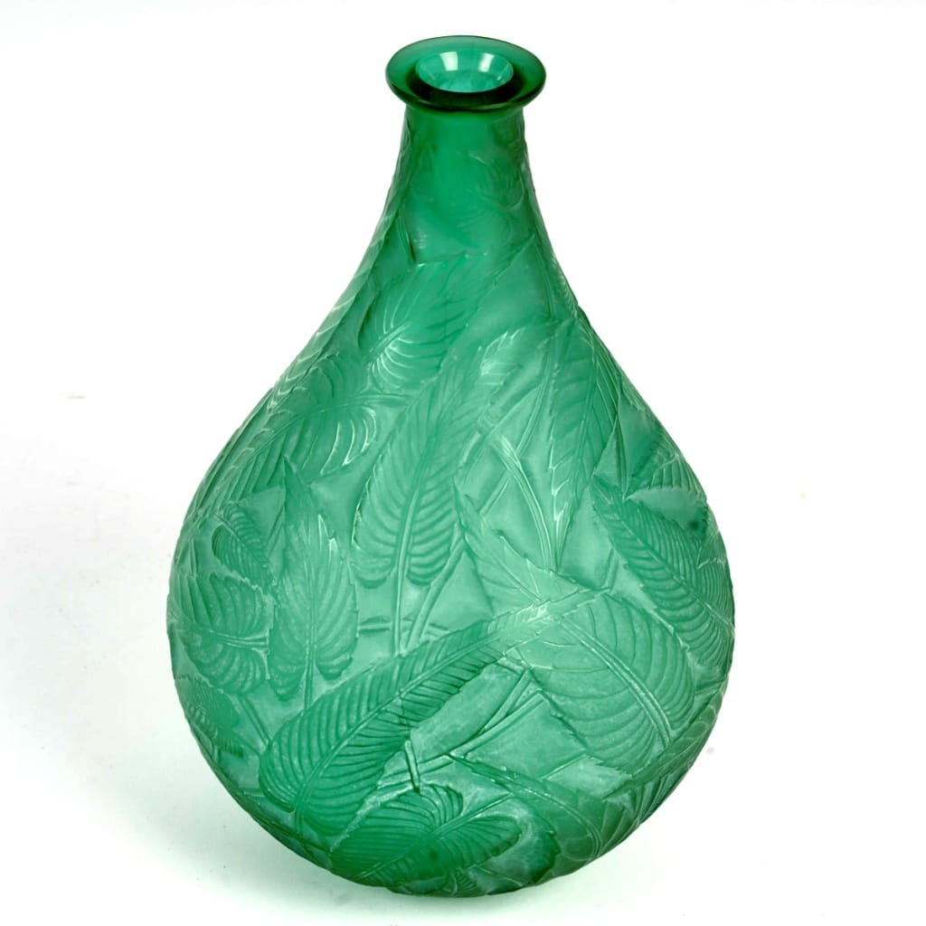 Vase « Sauges » verre vert émeraude patiné blanc de René LALIQUE 6