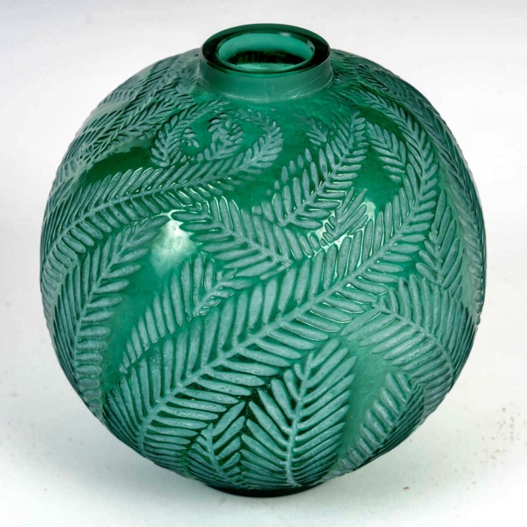 Vase « Palmes » verre vert émeraude patiné blanc de René LALIQUE 4 Vase « Palmes » verre vert émeraude patiné blanc de René LALIQUE 4