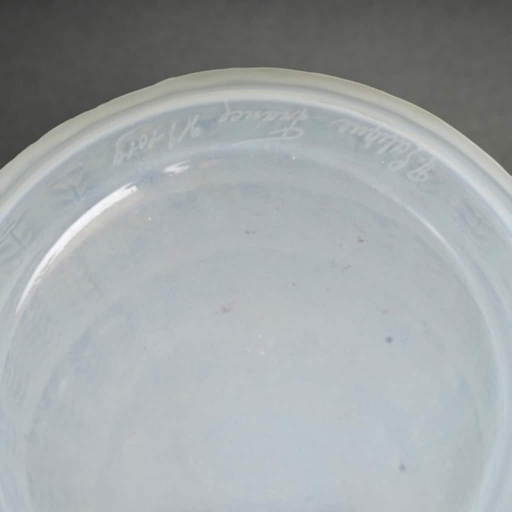 Vase « Ferrières » verre opalescent patiné vert de René LALIQUE 7