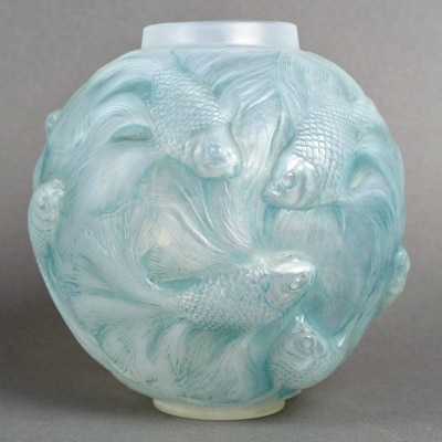 Vase « Formose » verre opalescent patiné bleu de René LALIQUE